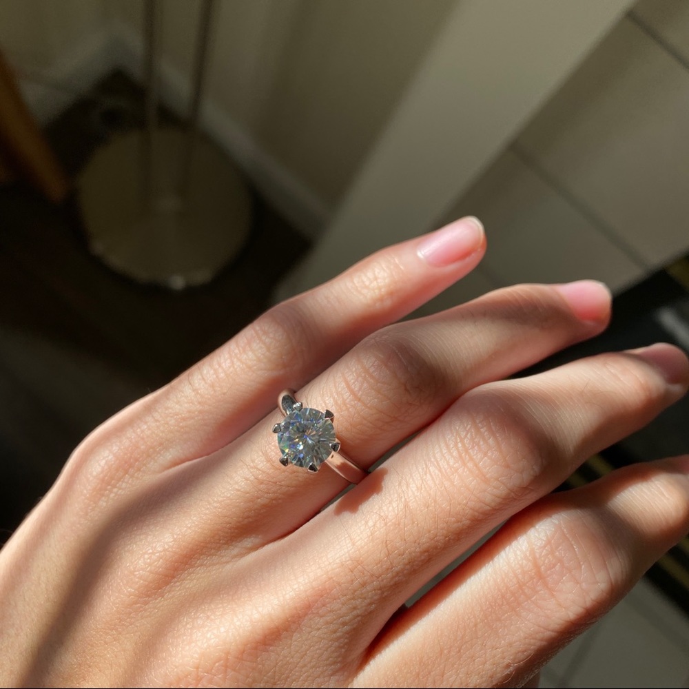 3.00 CT MOISSANITE ENGAGEMENT RING SIZE 6 OR 7